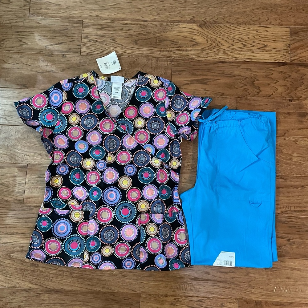 NWT Scrub Set
